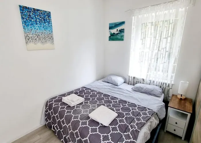 Cozy And Modern 1 Bedroom 3 Room Apartment